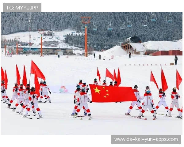 冰雪梦想静安绽放，滑雪少年竞逐赛道！静安区第三届运动会滑雪比赛成功举办